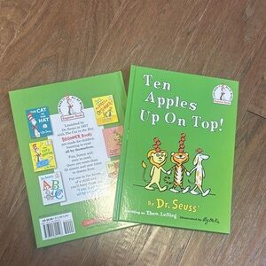 NEW! Dr. Seuss Ten Apples Up On Top Green Book (2)
